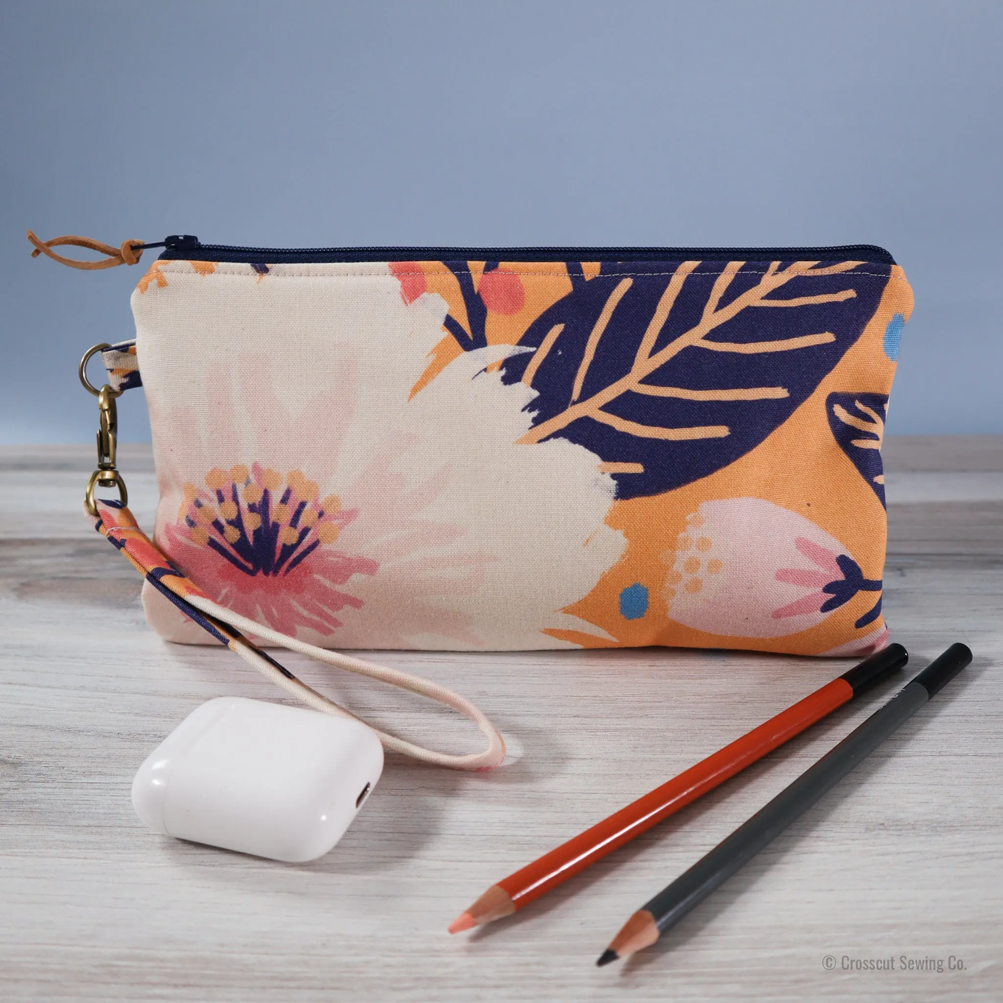 Wristlet Sewing Kit - Dahlia Gold