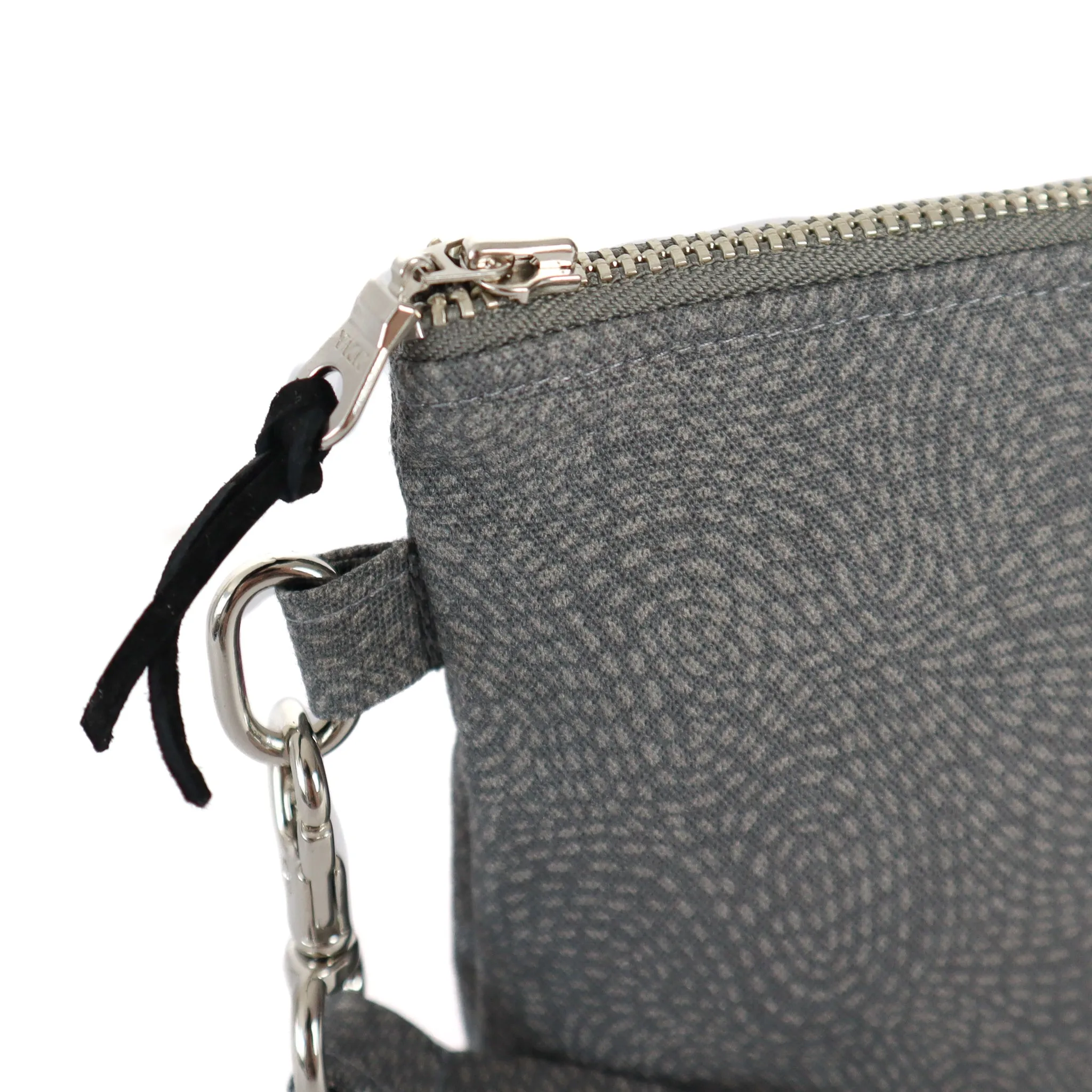 Wristlet Sewing Kit - Waved Charcoal