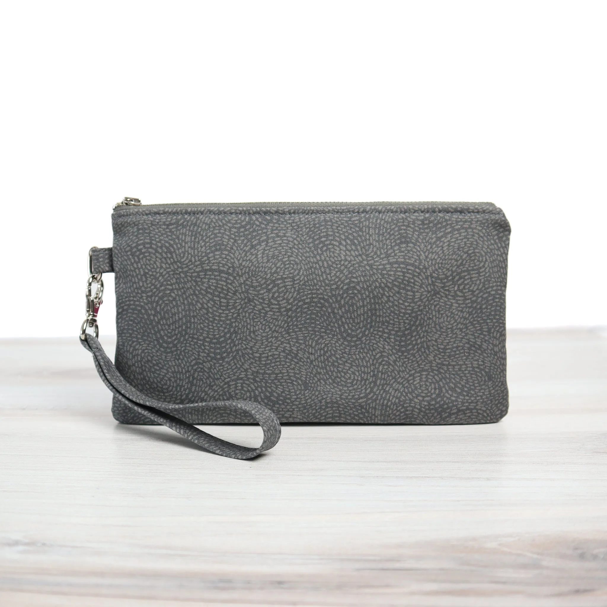 Wristlet Sewing Kit - Waved Charcoal